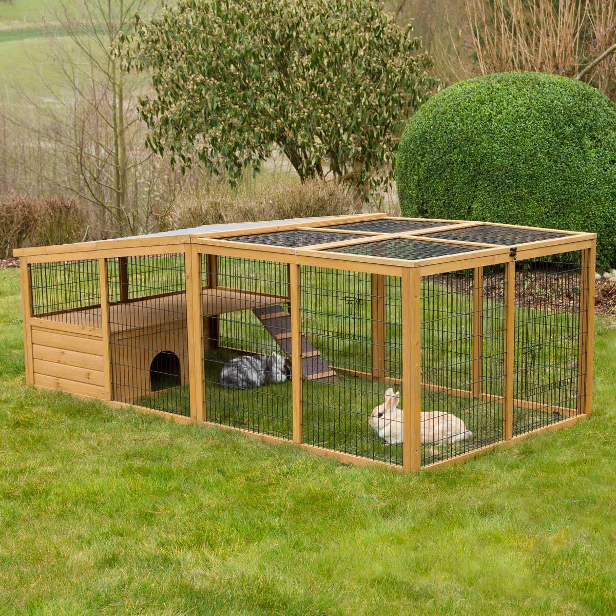 Open-air enclosure with breakout barrier