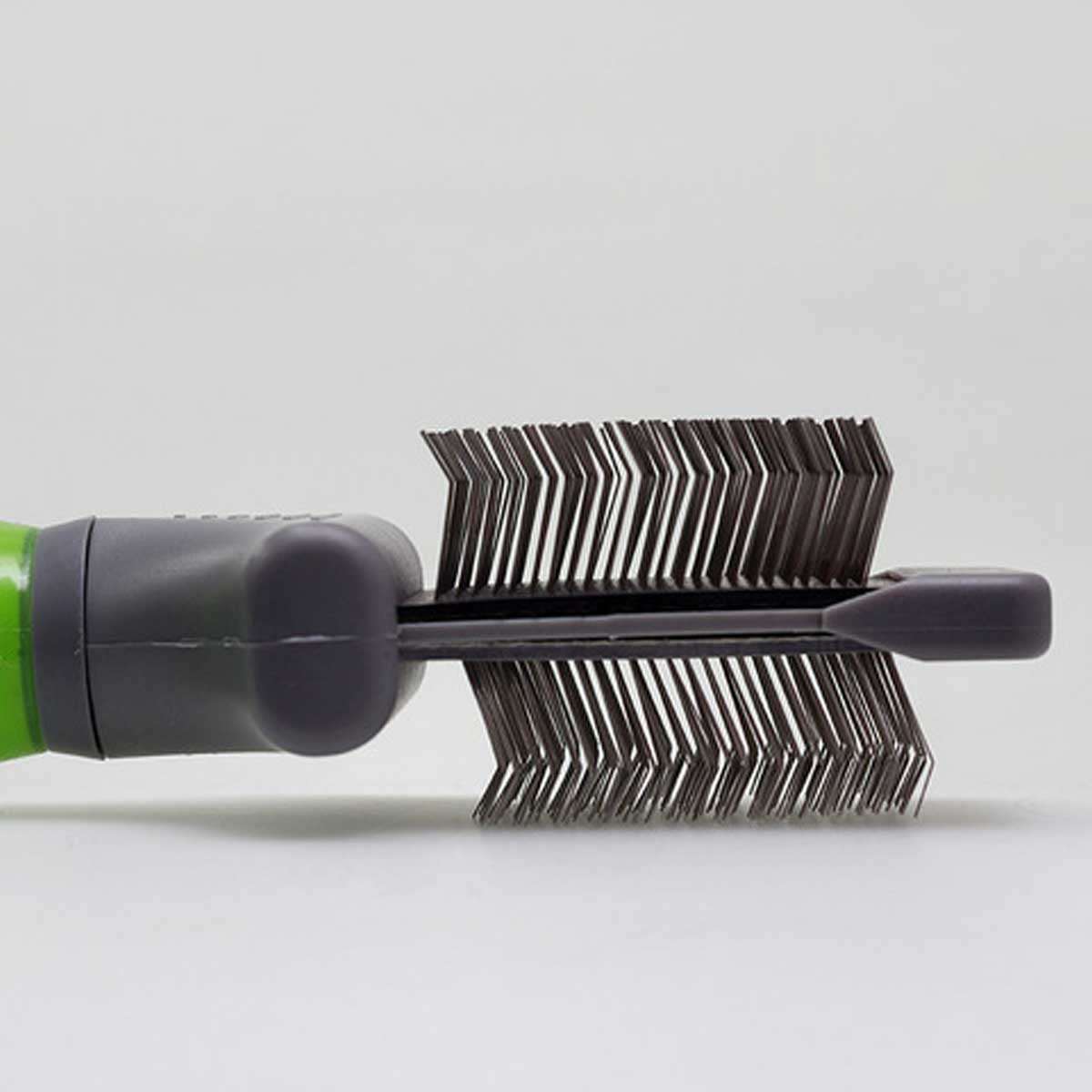 Moser slicker brush premium with gel handle
