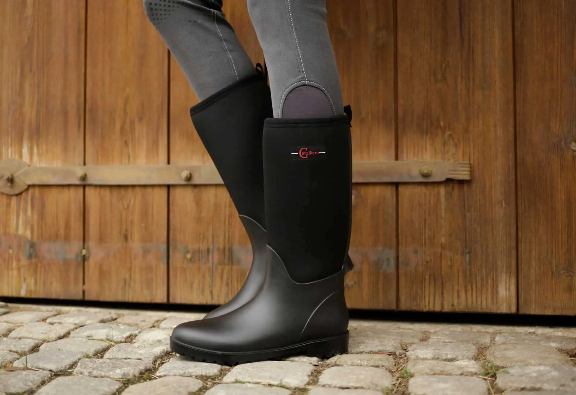 Boots NeoLite black, size 42
