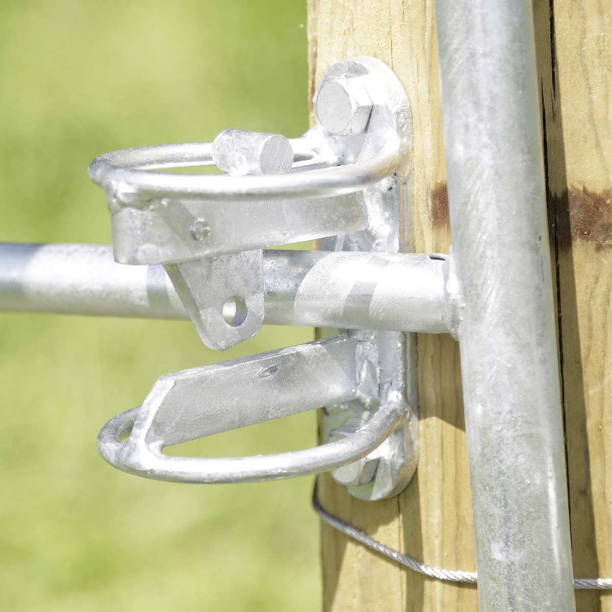 Closing option for farm gates galvanized